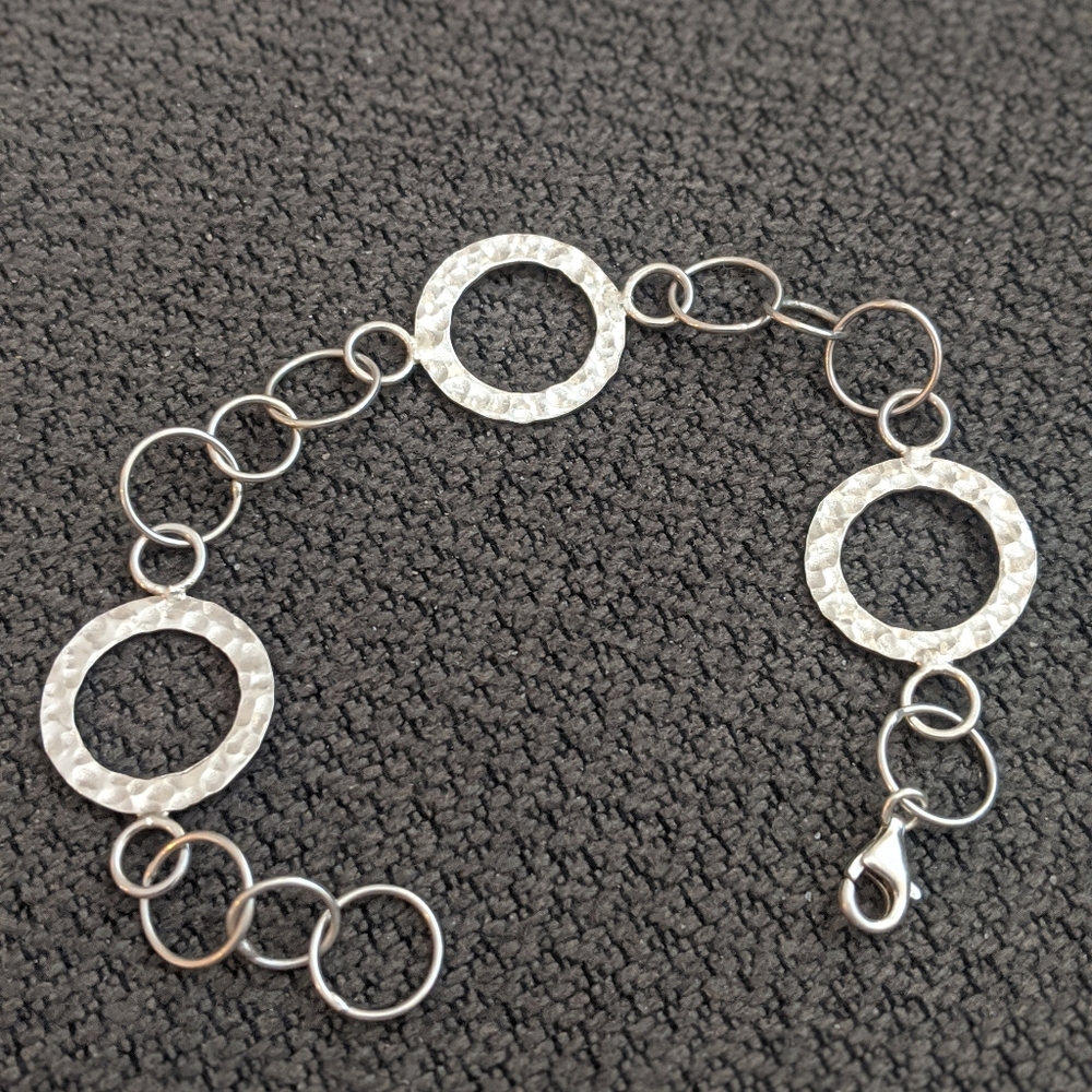 Hammered sterling silver links bracelet